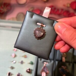 Silver plated Labrador mini heart.